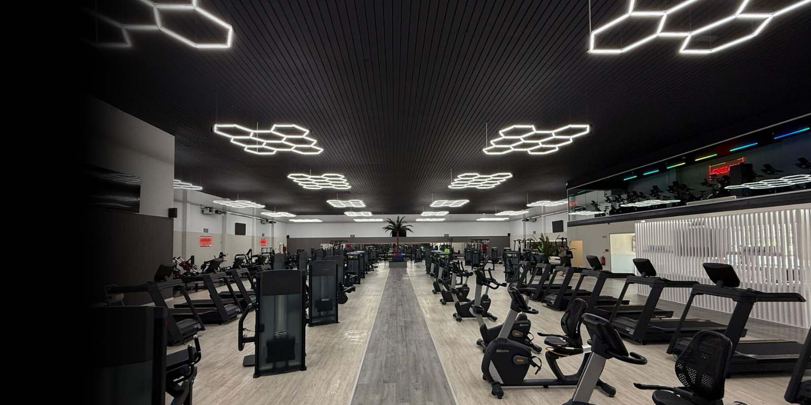 BE-FIT GRIJÓ <br> Ginásio com 3000m2